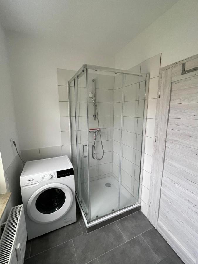 Modern Eingerichtet-Stadtnah-Ferienwohnung Mit Geschirrspueler Und Waschmaschine Friedland  Esterno foto