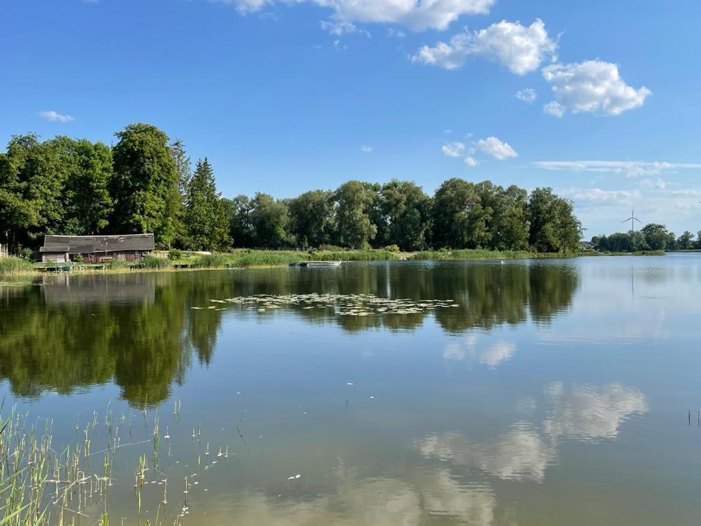 Modern Eingerichtet-Stadtnah-Ferienwohnung Mit Geschirrspueler Und Waschmaschine Friedland  Esterno foto